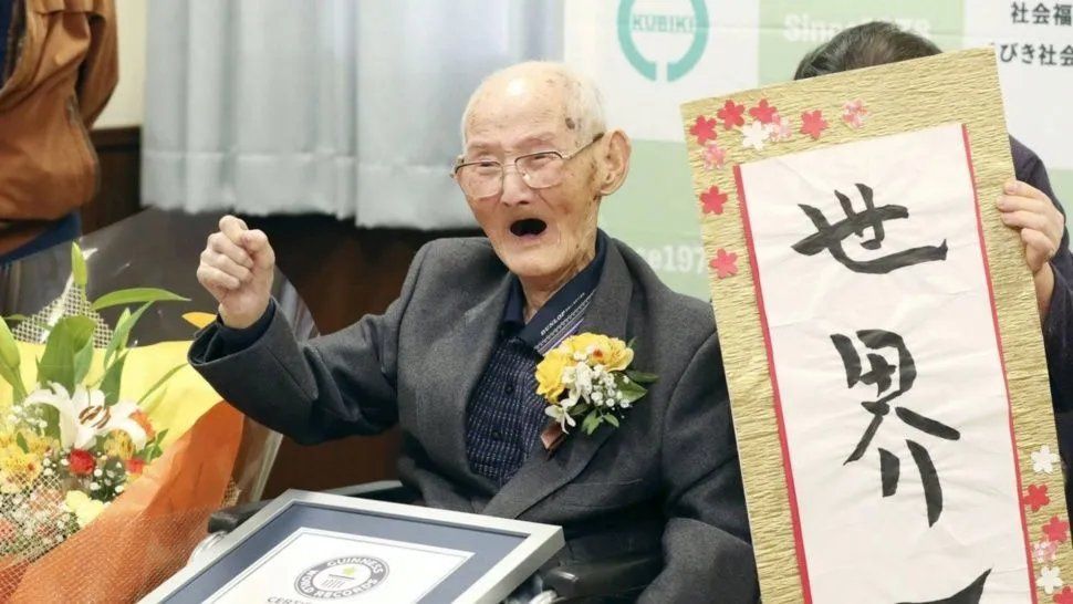 Es japonés, viajó por todo el mundo y contó el secreto para vivir 112 años