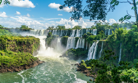 Las Cataratas del Iguazú fueron elegidas como maravilla incuestionable del planeta Las Cataratas del Iguazú fueron elegidas como maravilla incuestionable del planeta