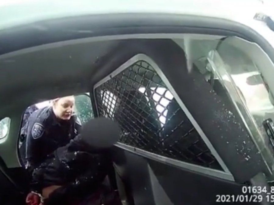 La policía de EEUU tuvo otro hecho de racismo contra una niña afroamericana. 