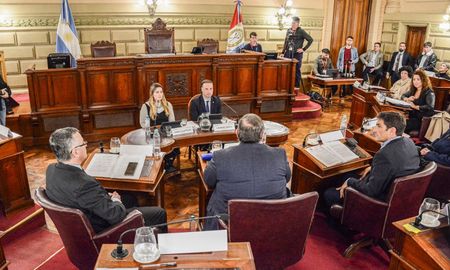 La comisión de Poder Judicial y otros órganos constitucionales de la Convención del 25 avanza en la etapa de definiciones. La comisión de Poder Judicial y otros órganos constitucionales de la Convención del 25 avanza en la etapa de definiciones.