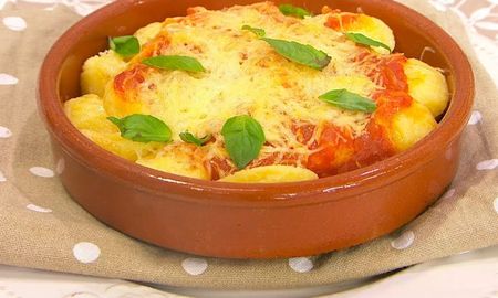Con esta receta, podrás hacer unos ñoquis suizos fáciles y deliciosos que son perfectos para compartir con amigos y familia. Con esta receta, podrás hacer unos ñoquis suizos fáciles y deliciosos que son perfectos para compartir con amigos y familia.