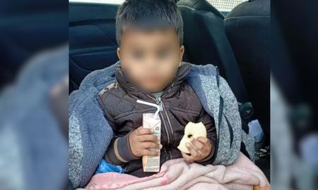 san juan: rescataron a un nino de 3 anos que caminaba solo por la calle y con ropa sucia san juan: rescataron a un nino de 3 anos que caminaba solo por la calle y con ropa sucia