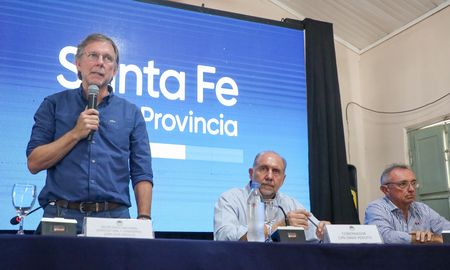 El secretario de Agricultura, Juan José Bahillo, visitó el norte de la provincia de Santa Fe junto al gobernador Omar Perotti El secretario de Agricultura, Juan José Bahillo, visitó el norte de la provincia de Santa Fe junto al gobernador Omar Perotti