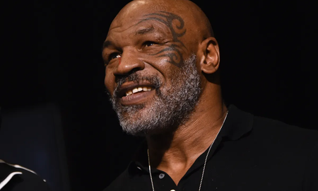 Mike Tyson le dio una paliza a un pasajero que lo molestaba en un avión Mike Tyson le dio una paliza a un pasajero que lo molestaba en un avión