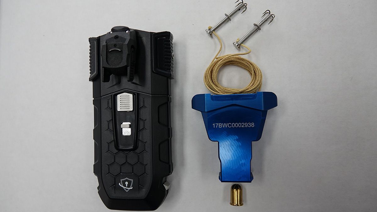 Aclaran que la Policía de Santa Fe no incorporó las boleadoras modernas, sino que sólo se evalúa equipamiento no letal