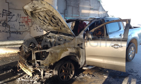 Se incendió una camioneta por desperfectos mecánicos en la ruta 70 Se incendió una camioneta por desperfectos mecánicos en la ruta 70