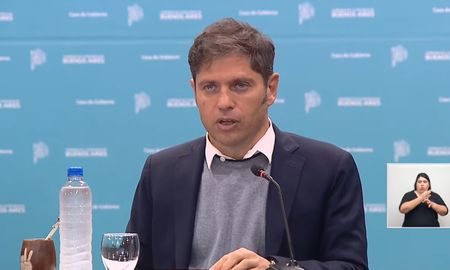 Kicillof acordó con los secretarios generales de los gremios de maestros, estatales, médicos y judiciales bonaerense agregar 10 puntos a todos los aumentos cerrados hasta el momento. Kicillof acordó con los secretarios generales de los gremios de maestros, estatales, médicos y judiciales bonaerense agregar 10 puntos a todos los aumentos cerrados hasta el momento.