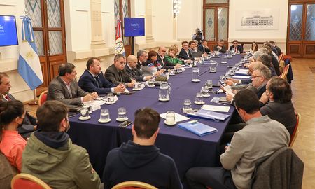 El bloque de la UCR de la Cámara de Diputados –encabezado por el titular de la comisión de Seguridad, Juan Cruz Cándido- solicitó al gobierno que convoque a la Junta Provincial de Seguridad. El bloque de la UCR de la Cámara de Diputados –encabezado por el titular de la comisión de Seguridad, Juan Cruz Cándido- solicitó al gobierno que convoque a la Junta Provincial de Seguridad.