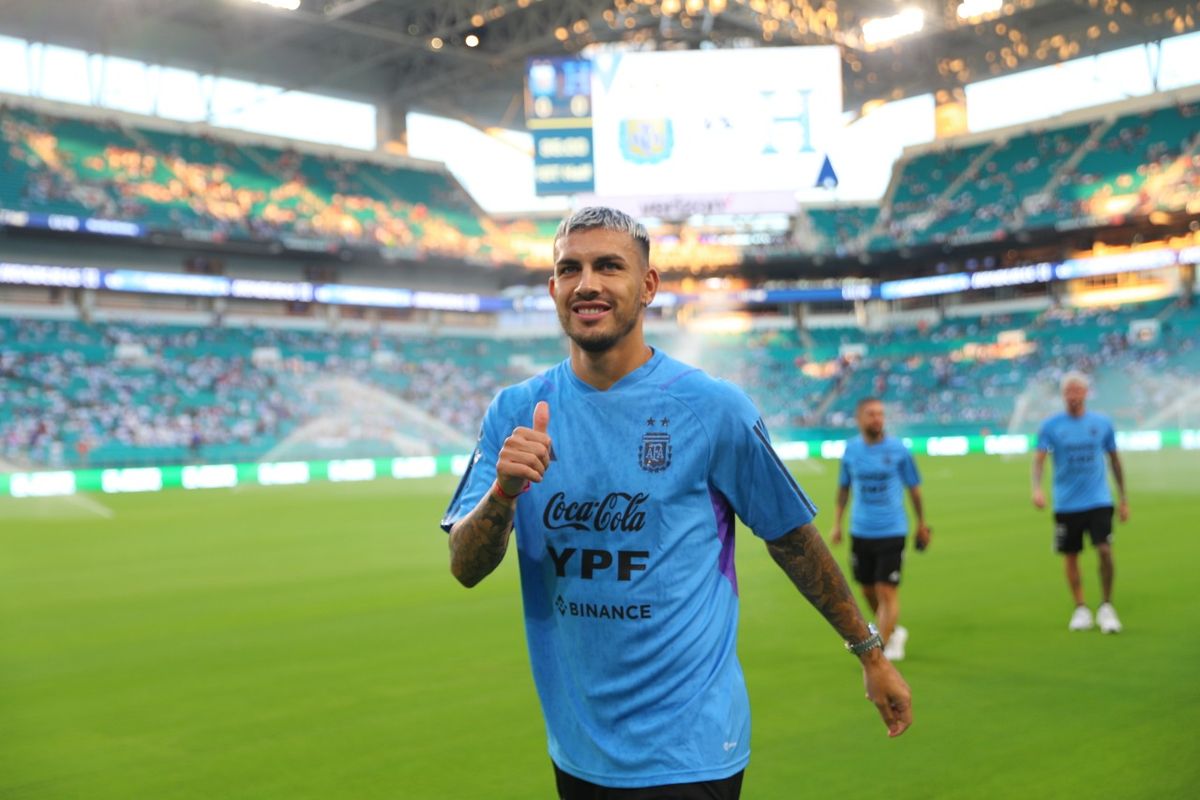 Leandro Paredes sufrió una lesión que lo marginará durante dos semanas de las canchas y llegará sin problemas al Mundial Qatar 2022.