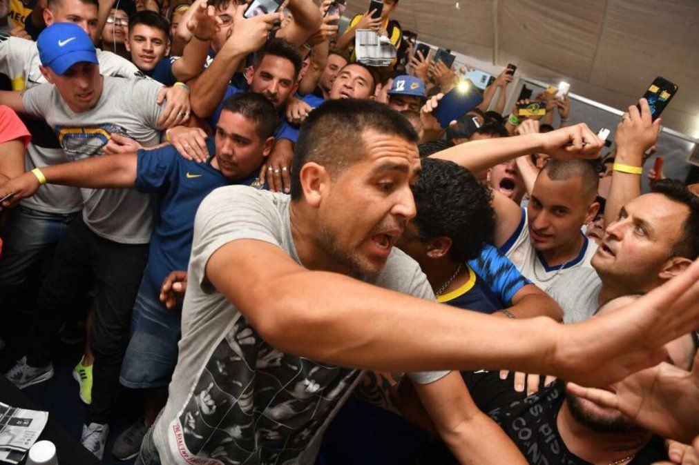 De la mano de Riquelme, Ameal derrotó al oficialismo en Boca Juniors