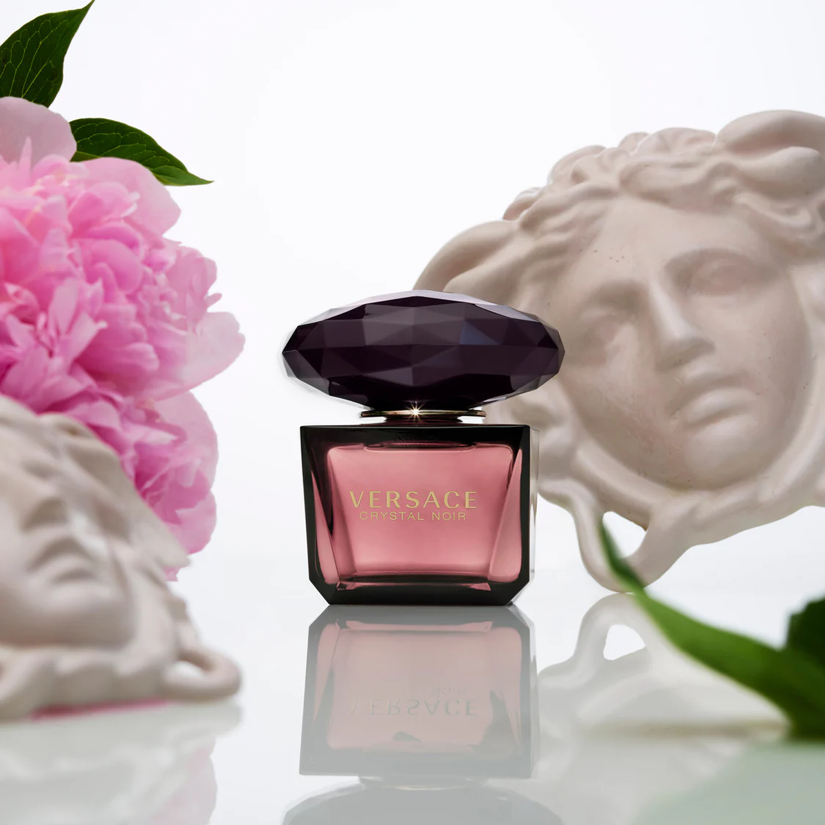 Crystal Noir de Versace. Crystal Noir de Versace.