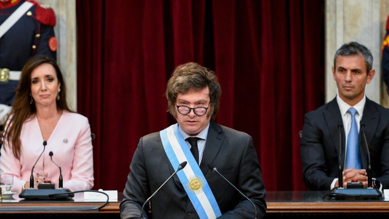 Javier Milei consolida triunfos políticos, pero la economía le pasa facturas