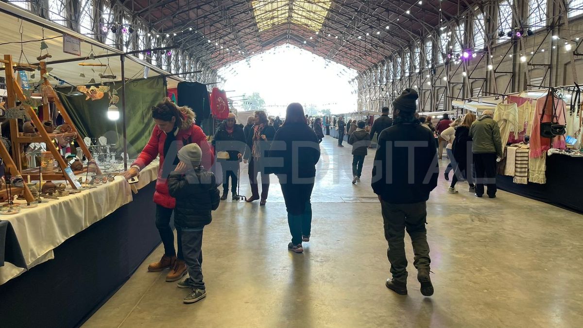 El Encuentro de Artesanos en la Estación Belgrano convocó a más de 25000 personas durante el fin de semana largo.