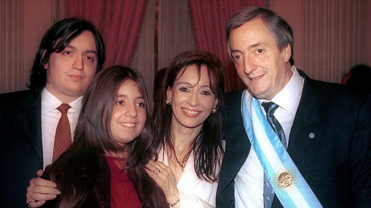 Florencia Kirchner junto a su familia
