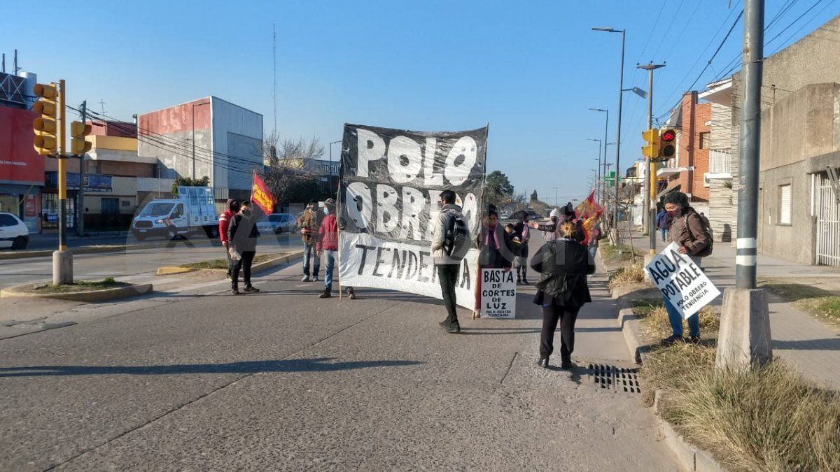 Vecinos de los barrios Santo Domingo, Los Troncos y San Agustín reclamaron refuerzo alimentario para los comedores y el acceso al agua potable.