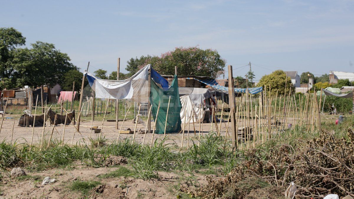 Se cumple un mes de las usurpaciones en los terrenos federales y todo sigue igual