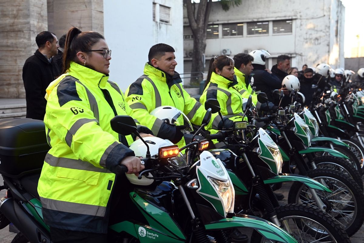 La Municipalidad de Santa Fe entregó motos