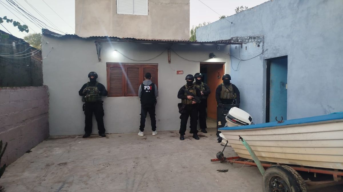 Los agentes avanzaron con un allanamiento en una vivienda de calle Jujuy al 4200
