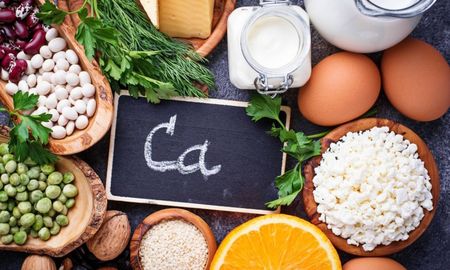 Alimentos que pueden ayudar a mantener en el organismo los niveles apropiados de calcio. Alimentos que pueden ayudar a mantener en el organismo los niveles apropiados de calcio.