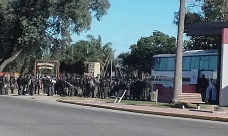 gendarmeria realizo 70 allanamientos simultaneos en busca de datos por una estafa millonaria en cordoba y santa fe gendarmeria realizo 70 allanamientos simultaneos en busca de datos por una estafa millonaria en cordoba y santa fe