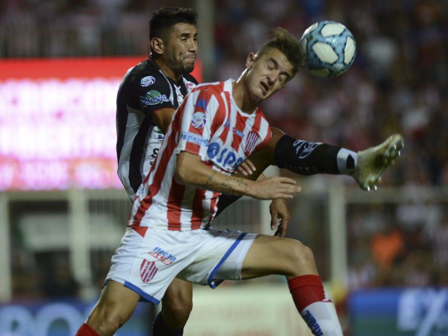 En un partido con poco brillo, Unión igualó sin goles con Central Córdoba
