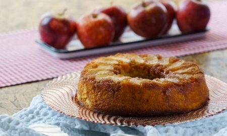 Todos los detalles para hacer una torta frutal de la mano de Cocineros Argentinos. Todos los detalles para hacer una torta frutal de la mano de Cocineros Argentinos.