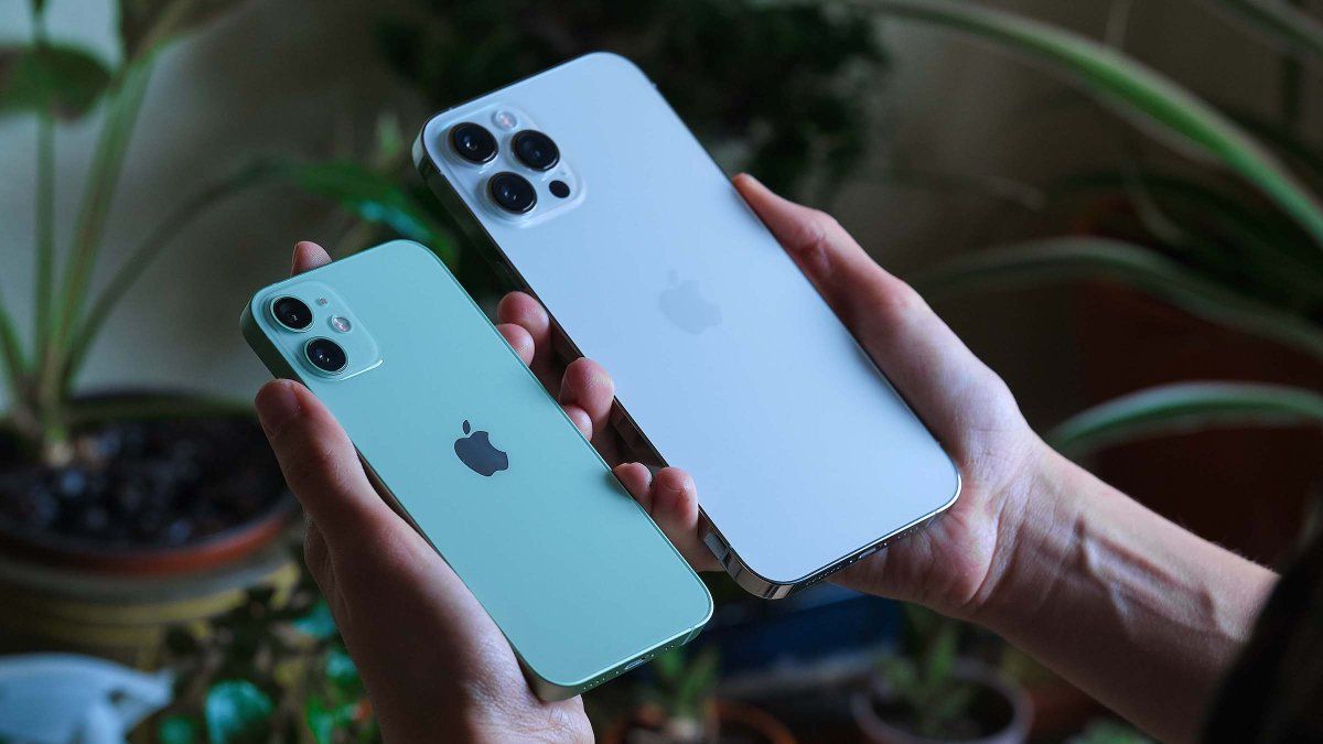 La familia de iPhone 12 está compuesta por las variantes Mini, común, Pro y Pro Max.