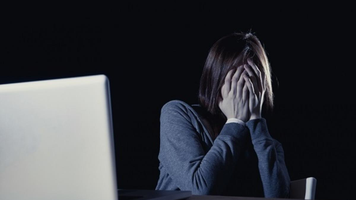 Acusan a un hombre en Australia de abusar sexualmente de 112 niñas de todo el mundo por internet