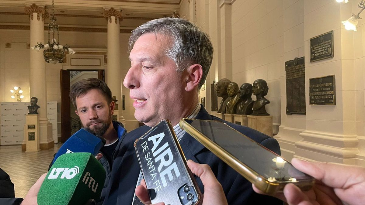 Al ser consultado sobre cómo se encarará el reparto de obras en la provincia, Pablo Olivares destacó que “es un compromiso el reparto territorial, o bien, incluir a todo el territorio que signifique la misma igualdad de oportunidad de todos los comprovincianos en el marco de obras estratégicas Al ser consultado sobre cómo se encarará el reparto de obras en la provincia, Pablo Olivares destacó que “es un compromiso el reparto territorial, o bien, incluir a todo el territorio que signifique la misma igualdad de oportunidad de todos los comprovincianos en el marco de obras estratégicas