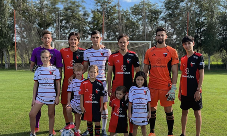 La nueva camiseta de Colón para la temporada 2024 La nueva camiseta de Colón para la temporada 2024