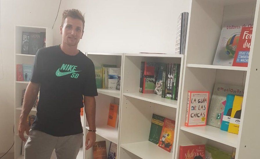 Los hermanos Pitton donaron una biblioteca en Unión