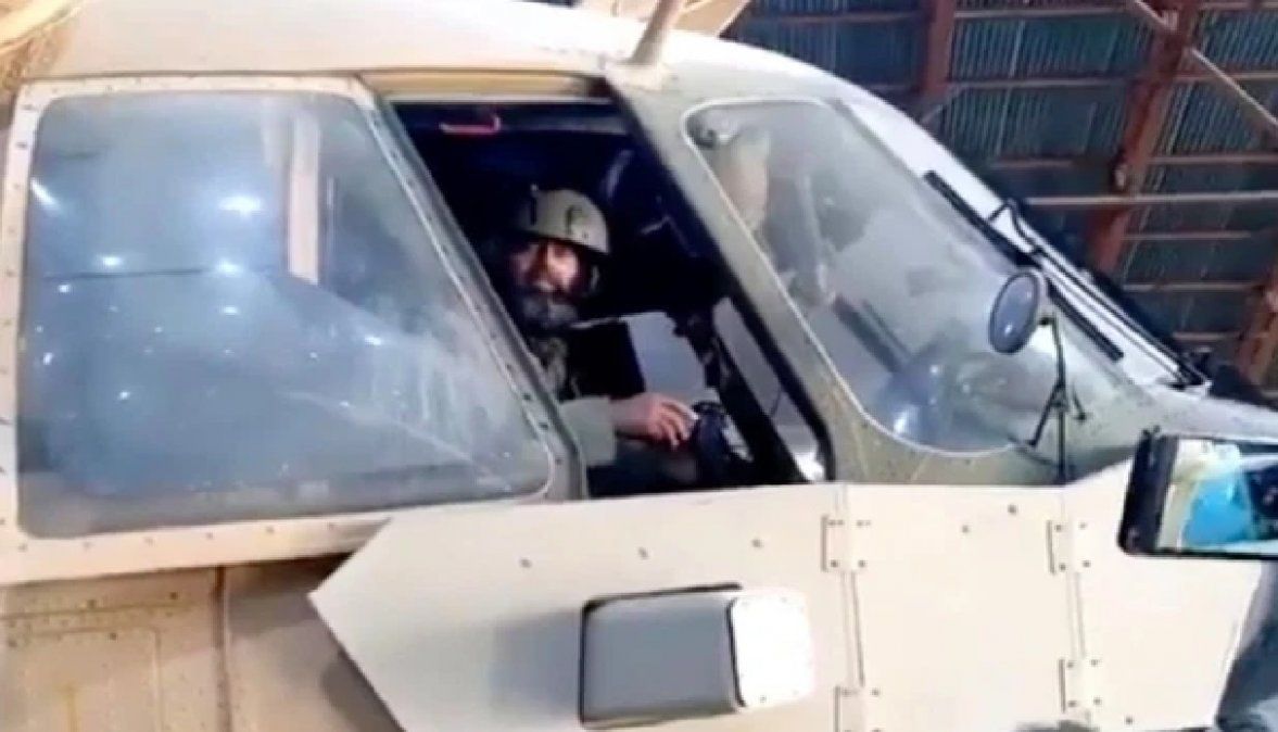 Talibanes colgaron a un hombre de un helicóptero de Estados Unidos