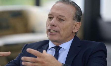 Berni además definió a Milei como un menemista tardío y confeso. Berni además definió a Milei como un menemista tardío y confeso.