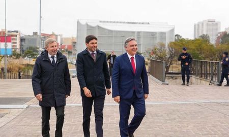 Los gobernadores de la Región Centro reclamaron más federalismo y el fin de las retenciones al campo. Los gobernadores de la Región Centro reclamaron más federalismo y el fin de las retenciones al campo.