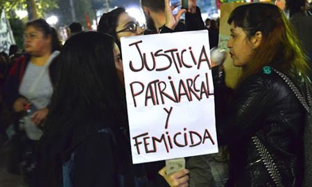 Polémica por el pedido de 10 años de cárcel para una madre cuyo bebé murió golpeado por su pareja mientras ella se bañaba. Polémica por el pedido de 10 años de cárcel para una madre cuyo bebé murió golpeado por su pareja mientras ella se bañaba.