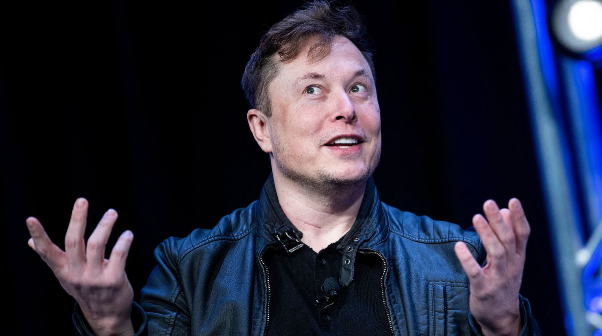 Elon Musk, magnate y director general de SpaceX, de Tesla Motors, entre otras empresas reconocidas mundialmente. 