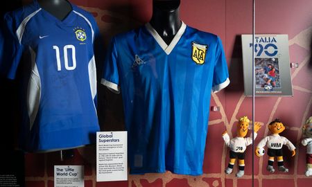 la camiseta que uso diego maradona ante inglaterra en 1986 sera exhibida en qatar 2022 la camiseta que uso diego maradona ante inglaterra en 1986 sera exhibida en qatar 2022