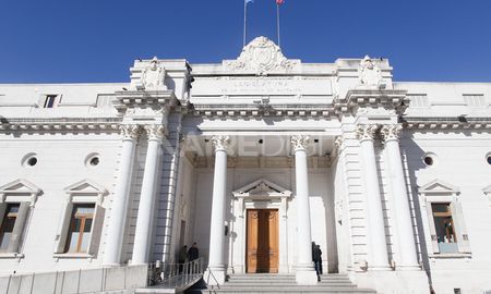 Los fueros, o inmunidad parlamentaria, comenzaron a ser objeto de críticas y análisis a raíz de la vinculación del senador Armando Traferri con las redes de juego clandestino del sur provincial.