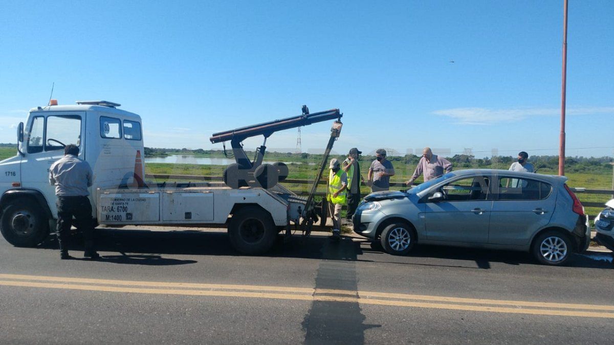 El primer accidente ocurrió entre una honda HR-V y un Fiat Palio. 