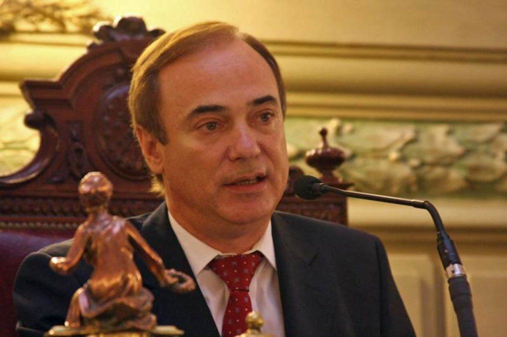 “Lifschitz juró por una Constitución que no permite la reelección y debe respetarla”