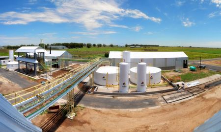 “Santa Fe tiene capacidad para producir más de 3 millones de toneladas de biodiésel, aseguró el ministro de la Producción de la provincia. “Santa Fe tiene capacidad para producir más de 3 millones de toneladas de biodiésel, aseguró el ministro de la Producción de la provincia.