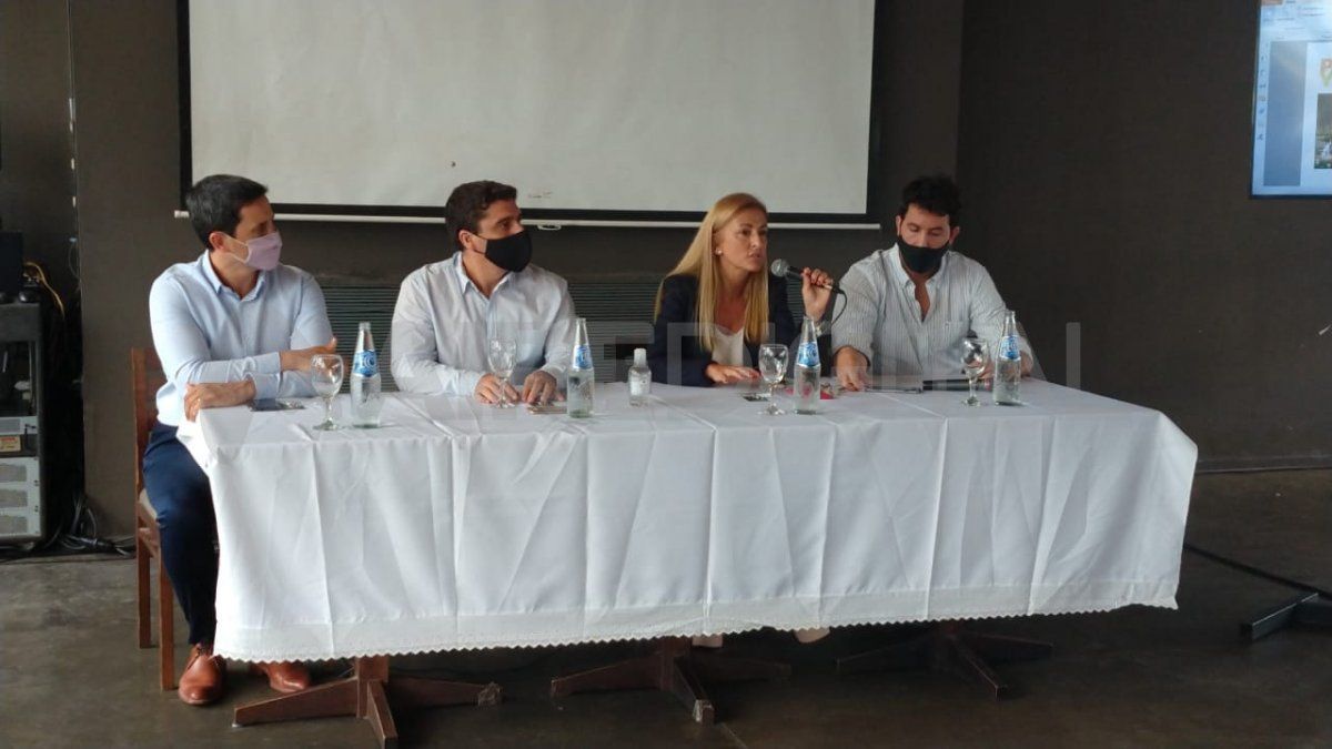 Las autoridades de Turismo de Santa Fe y Rosario se reunieron para planear y promocionar estrategias conjuntas.&nbsp;