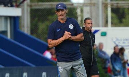 San Lorenzo cayó ante Racing de Córdoba por Copa Argentina y Pedro Troglio decidió renunciar a su cargo de DT del Cuervo. San Lorenzo cayó ante Racing de Córdoba por Copa Argentina y Pedro Troglio decidió renunciar a su cargo de DT del Cuervo.