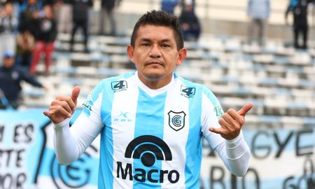 La magia está intacta: golazo del Pulga Rodríguez en la goleada de Gimnasia de Jujuy sobre San Miguel La magia está intacta: golazo del Pulga Rodríguez en la goleada de Gimnasia de Jujuy sobre San Miguel