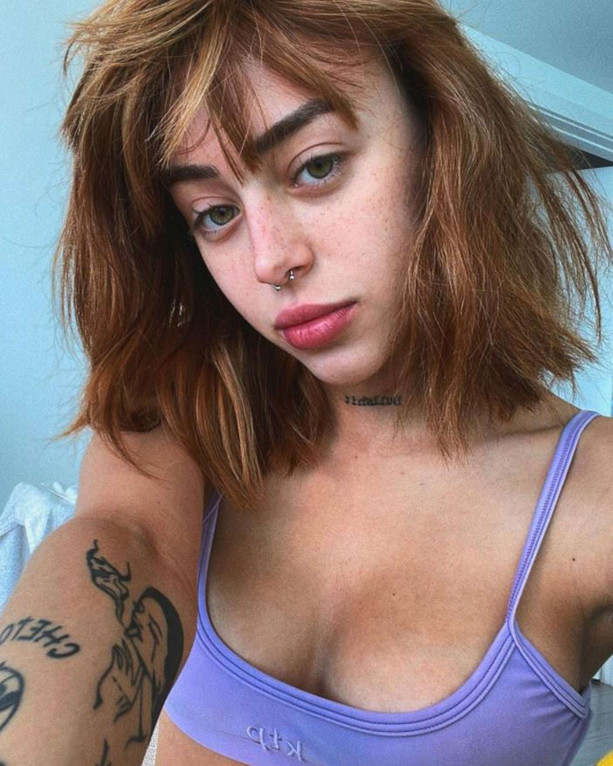 La selfie de Nicki Nicole para mostrar su nuevo corte de pelo.