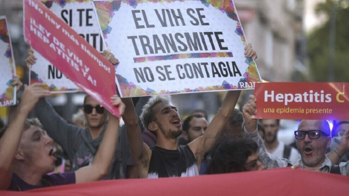 Personas VIH positivas se movilizan al Congreso para pedir la sanción de la nueva ley.