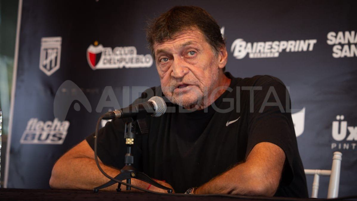 Julio César Falcioni brindó su segunda conferencia de prensa como entrenador del Club Atlético Colón y reveló varios detalles sobre negociaciones por refuerzos