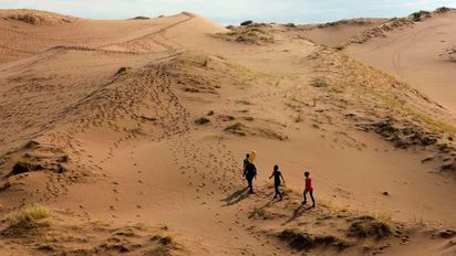 Escapada a un mágico desierto escondido de Mendoza, médanos, bosques y paisajes únicos