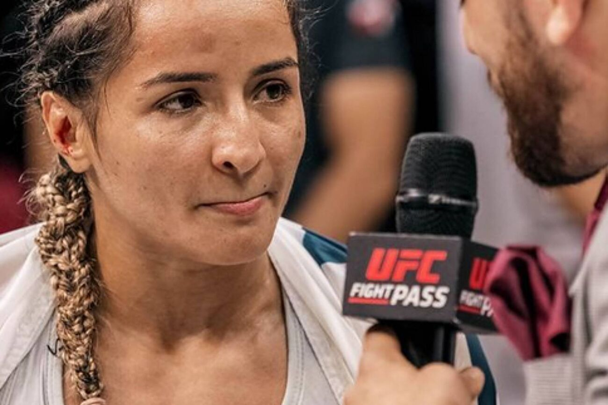 Talita Alencar tiene seis campeonatos del mundo de Jiu-Jitsu, pero paga sus cuentas gracias a la plataforma para adultos. Cada vez son más las deportistas que se vuelvan a la plataforma para adultos.