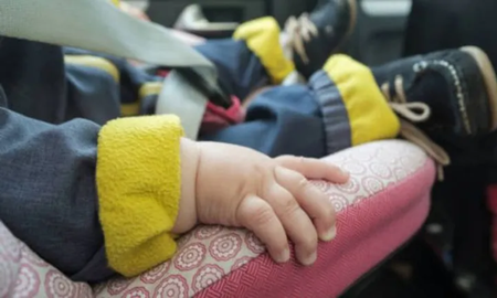 La madre presentaba evidentes signos de ebriedad. La madre presentaba evidentes signos de ebriedad.